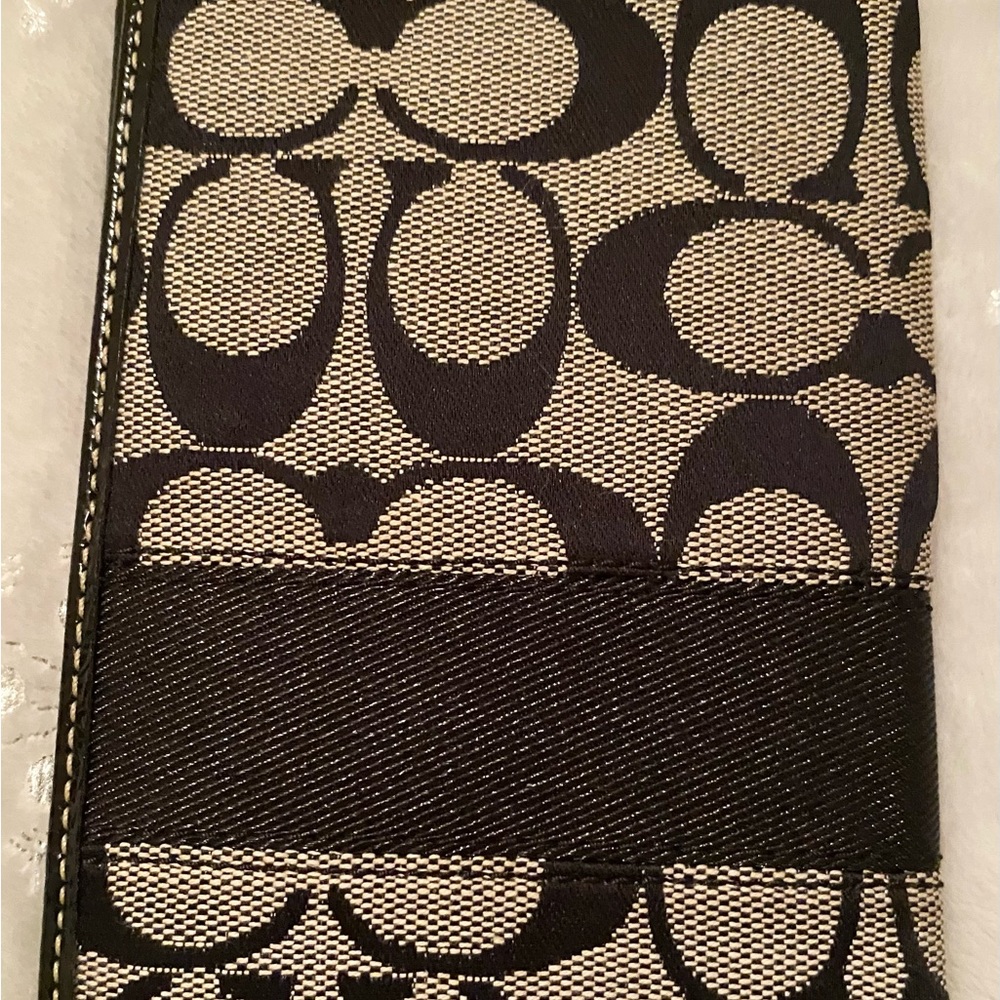 Signature Coach Wallet in great condition!